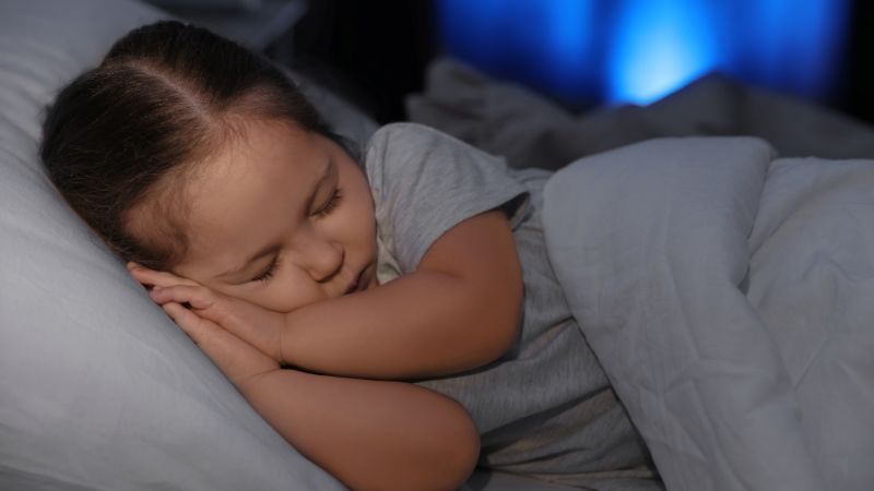 Cách làm giảm nghẹt mũi về đêm cho trẻ
