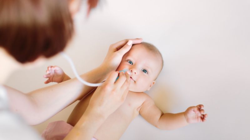 Nguyên nhân khiến trẻ sơ sinh bị sổ mũi khò khè